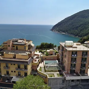 Mondial Hotel Moneglia